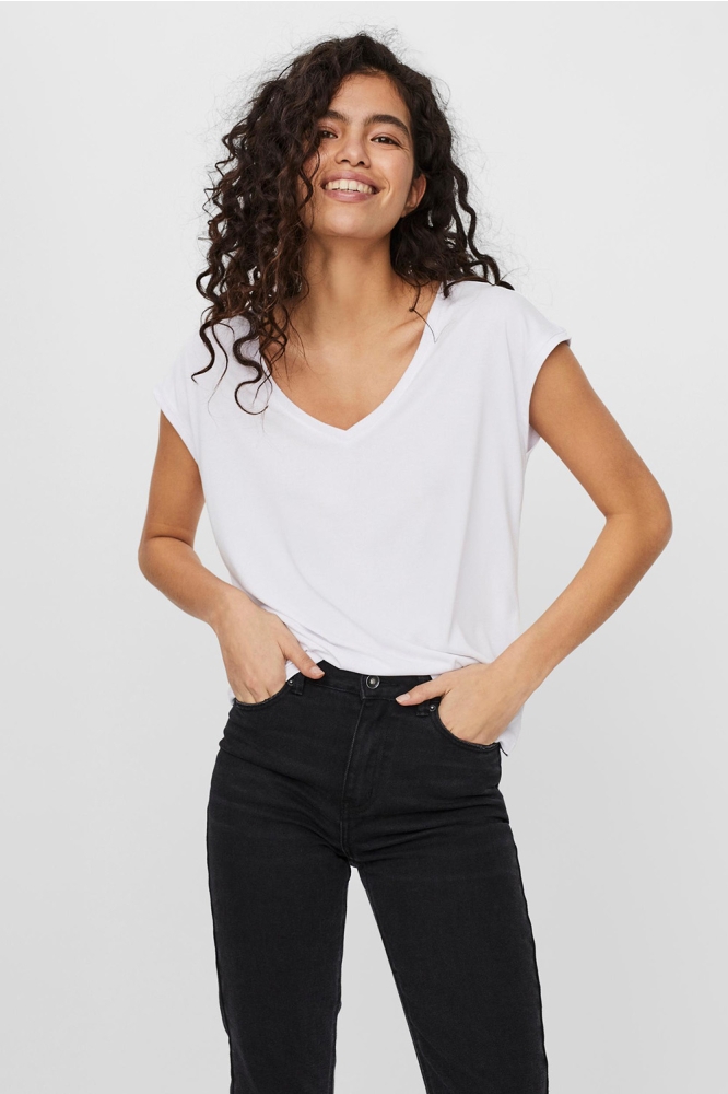 Vero Moda witte dames t-shirt | Model vooraanzicht