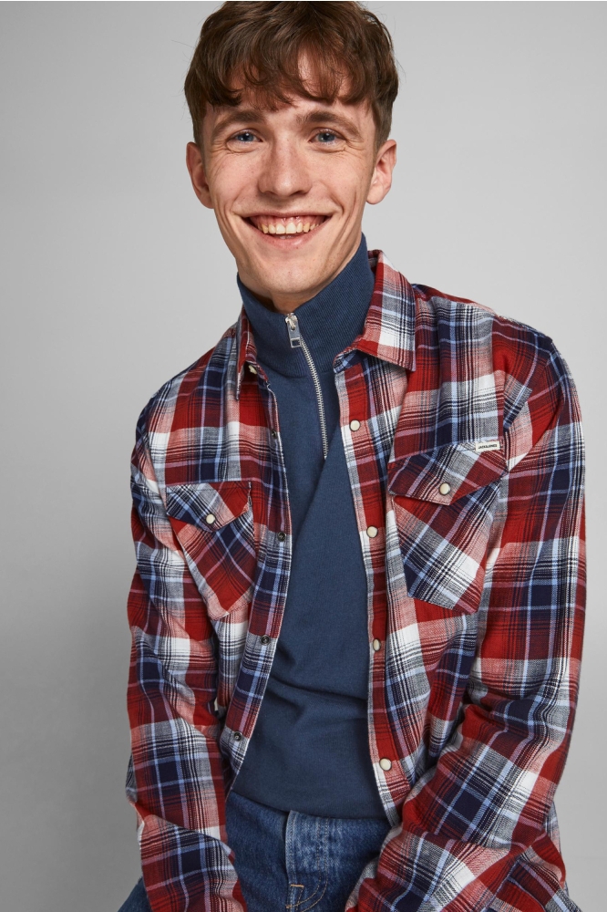 Jack & Jones blauwe heren trui | Model vooraanzicht