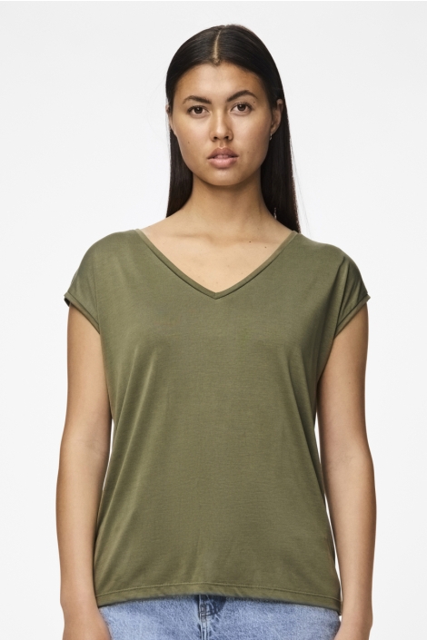 Pieces groene dames t-shirt | Model achteraanzicht