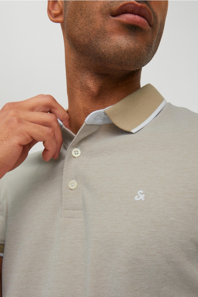 Jack & Jones zand heren polo | Close up