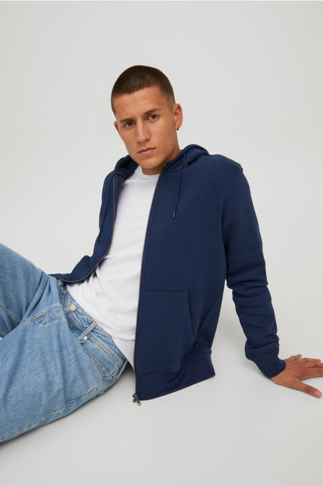Jack & Jones blauwe heren vest | Model vooraanzicht