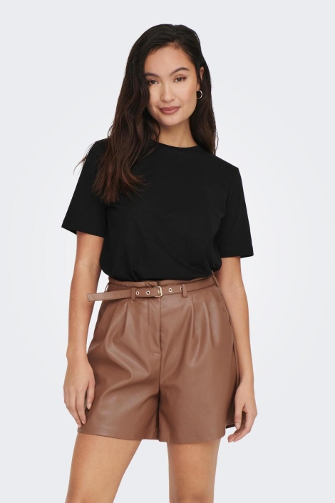 Only zwarte dames t-shirt | Model vooraanzicht