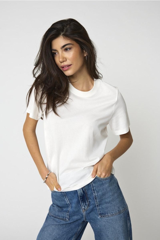 Jacqueline de Yong ecru dames t-shirt | Model vooraanzicht