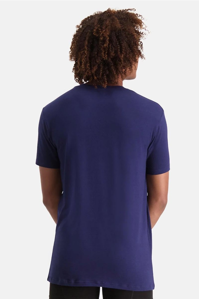 Bamboo basics blauwe heren t-shirt | Model achteraanzicht