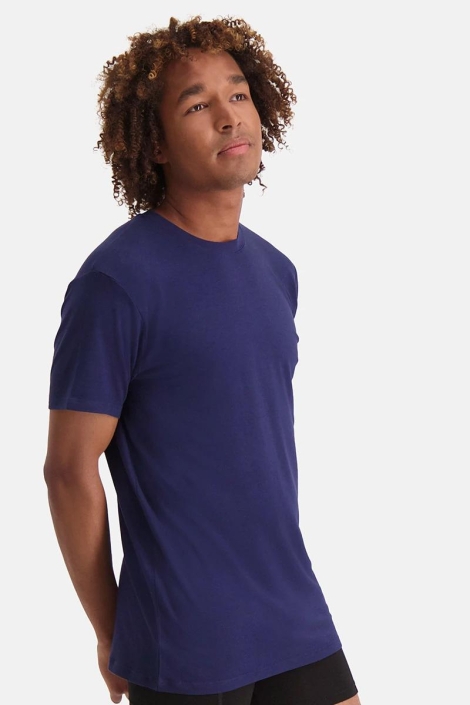 Bamboo basics blauwe heren t-shirt | Model vooraanzicht