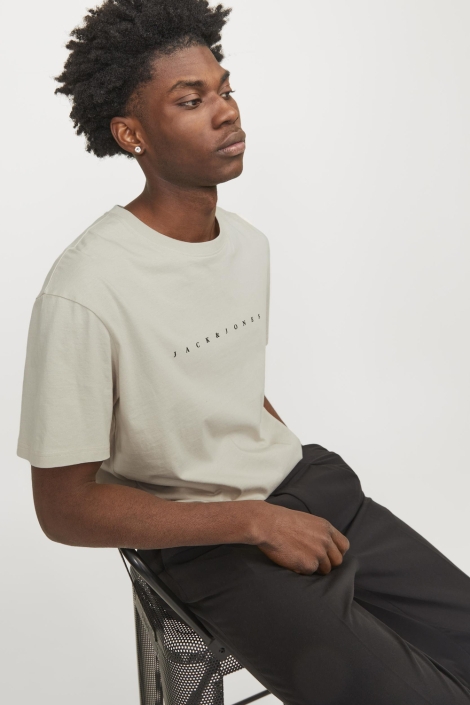 Jack & Jones beige heren t-shirt | Model vooraanzicht