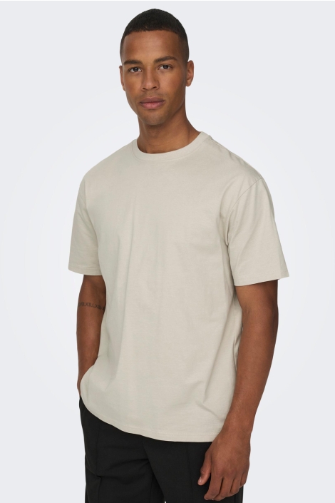 Only & Sons beige heren t-shirt | Model vooraanzicht