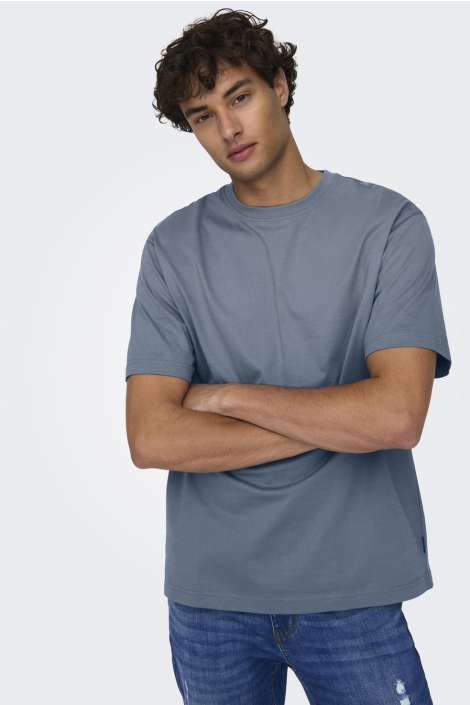 Only & Sons blauwe heren t-shirt | Model vooraanzicht