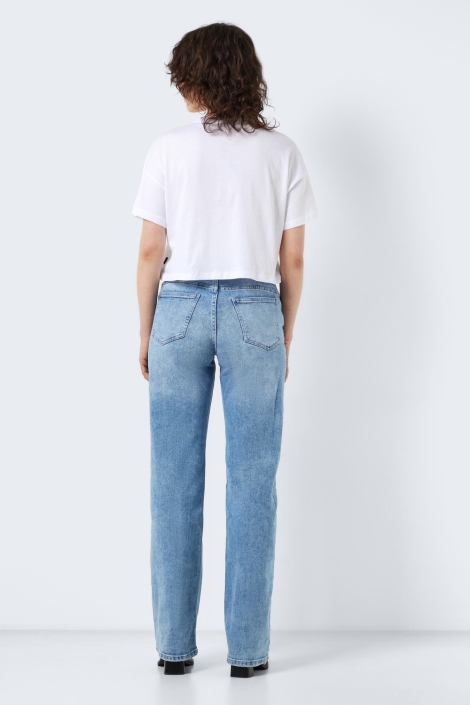 Noisy may witte dames t-shirt | Model achteraanzicht