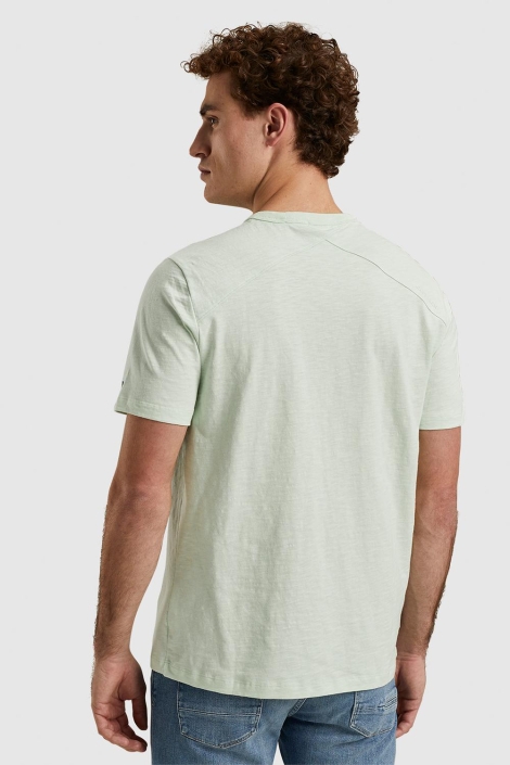 Cast Iron groene heren t-shirt | Model achteraanzicht