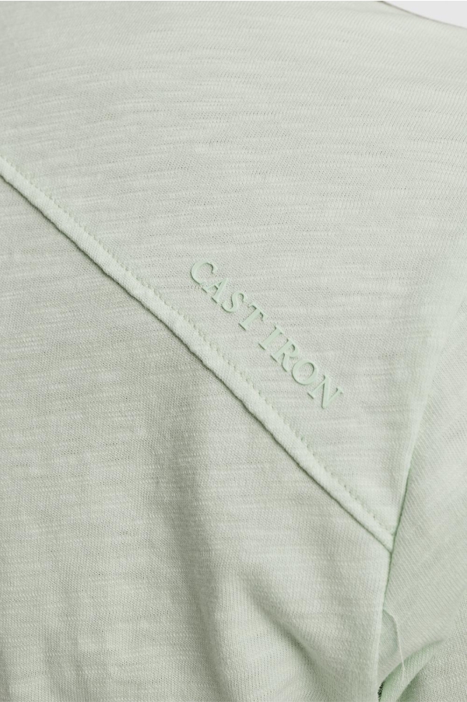 Cast Iron groene heren t-shirt | Close up