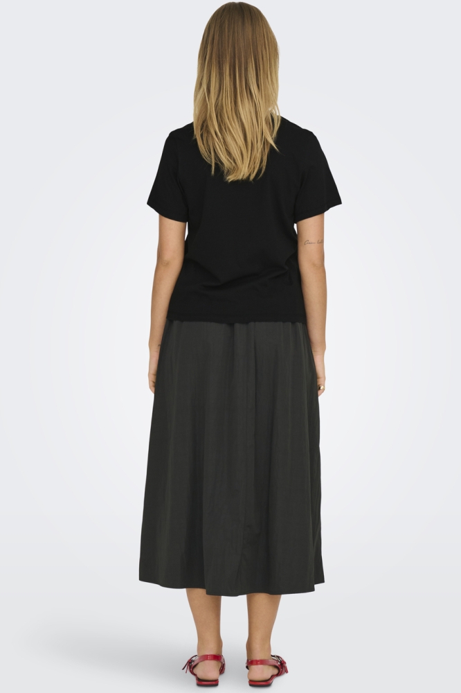 Jacqueline de Yong zwarte dames t-shirt | Model