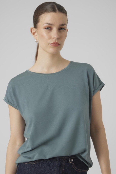 Vero Moda groene dames t-shirt | Model vooraanzicht