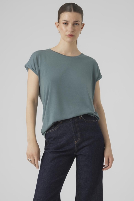 Vero Moda groene dames t-shirt | Model vooraanzicht