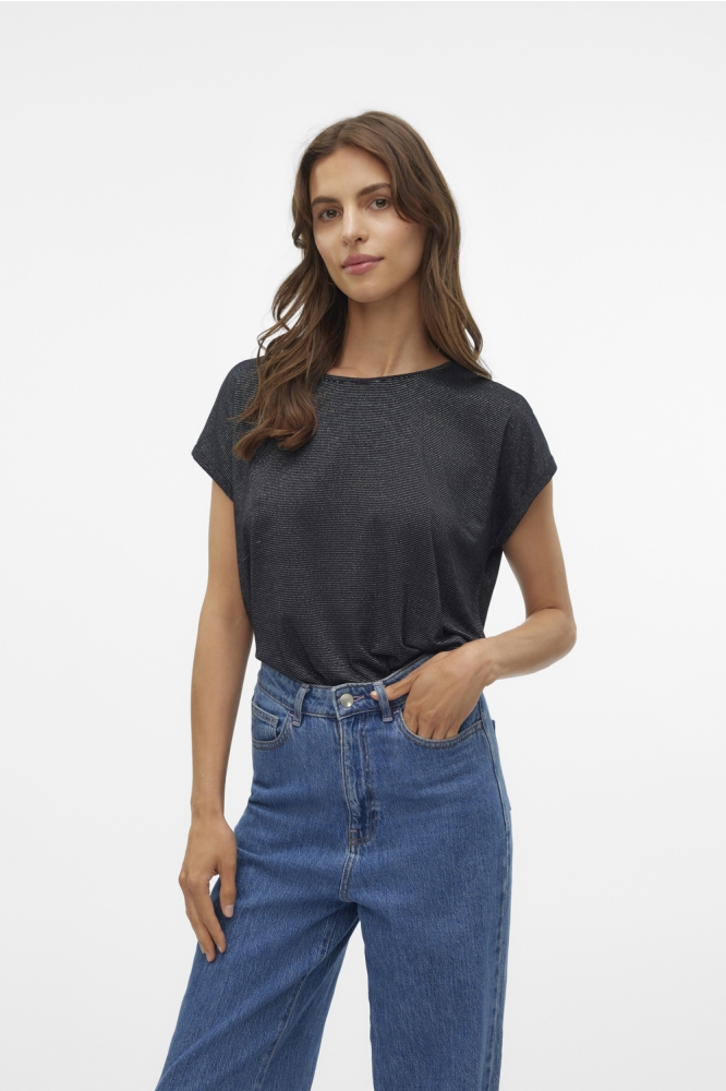 Vero Moda zwarte dames t-shirt | Model vooraanzicht