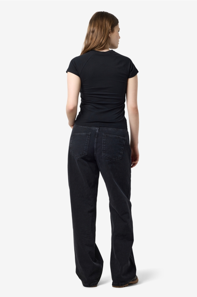 Noisy may zwarte dames t-shirt | Model achteraanzicht