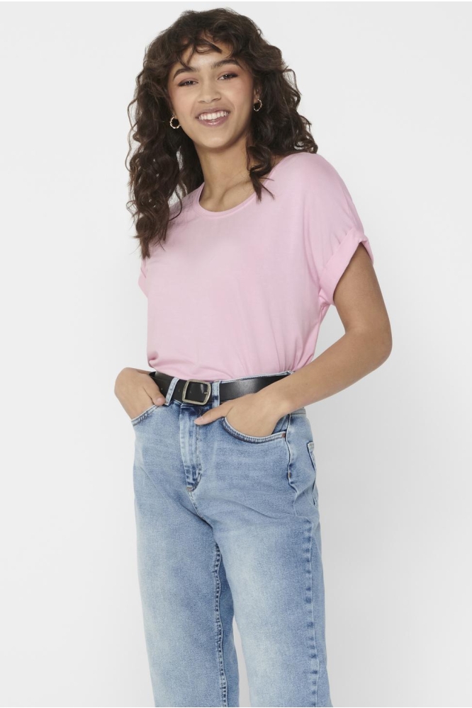 Only roze dames t-shirt | Model vooraanzicht