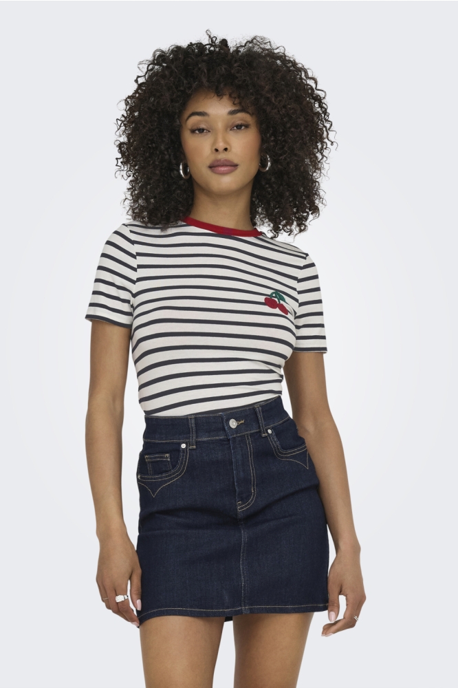 Only witte dames t-shirt | Model vooraanzicht