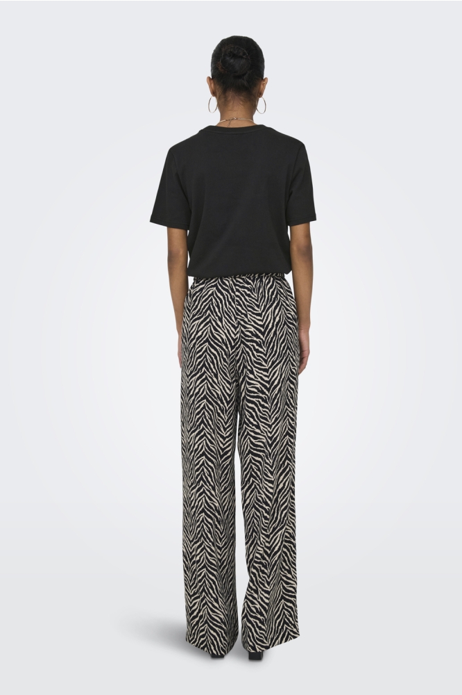 Only zwarte dames t-shirt | Model