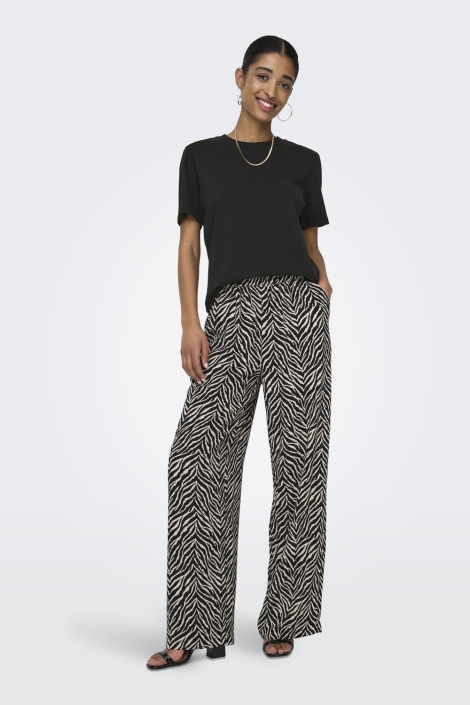 Only zwarte dames t-shirt | Model