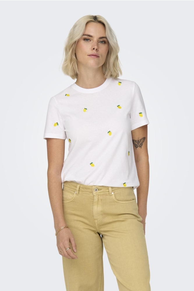Only witte dames t-shirt | Model vooraanzicht