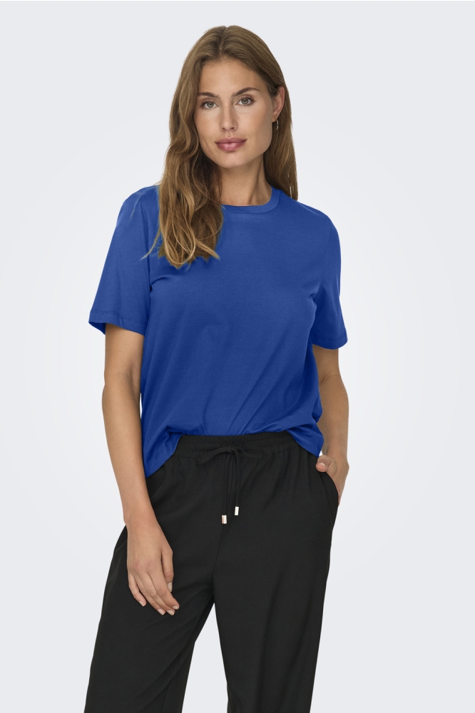 Only blauwe dames t-shirt | Model vooraanzicht