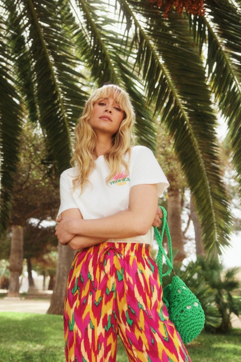 Lofty Manner witte dames t-shirt | Sfeerbeeld, In situatie