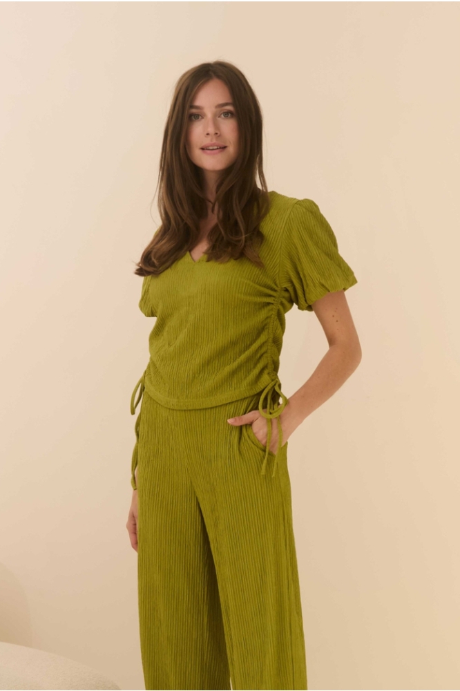 Lofty Manner groene dames t-shirt | Model vooraanzicht