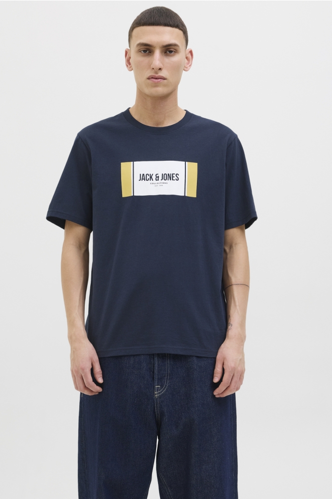 Jack & Jones zwarte heren t-shirt | Model vooraanzicht