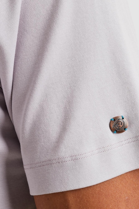 Cast Iron paarse heren t-shirt | Close up