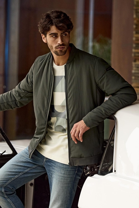 Cast Iron ecru heren t-shirt | Sfeerbeeld, In situatie