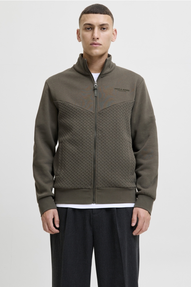 Jack & Jones groene heren vest | Model vooraanzicht