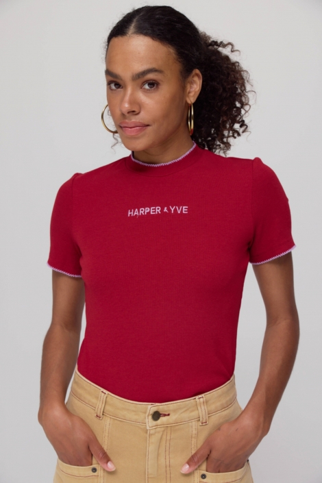 Harper & Yve rode dames t-shirt | Model vooraanzicht