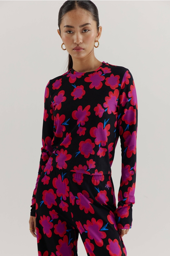 Harper & Yve zwarte dames t-shirt | Model vooraanzicht