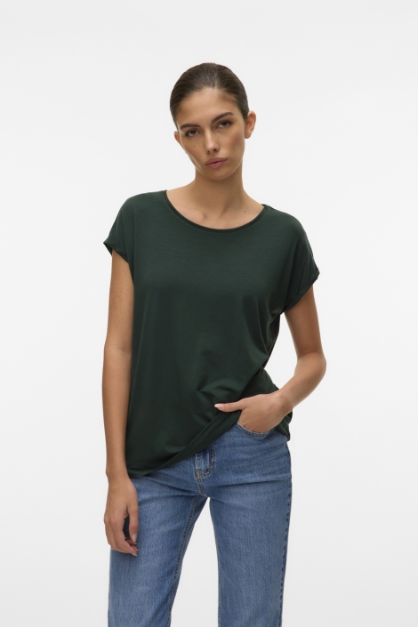 Vero Moda groene dames t-shirt | Model vooraanzicht