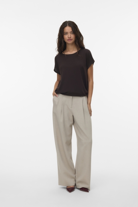 Vero Moda bruine dames t-shirt | Model
