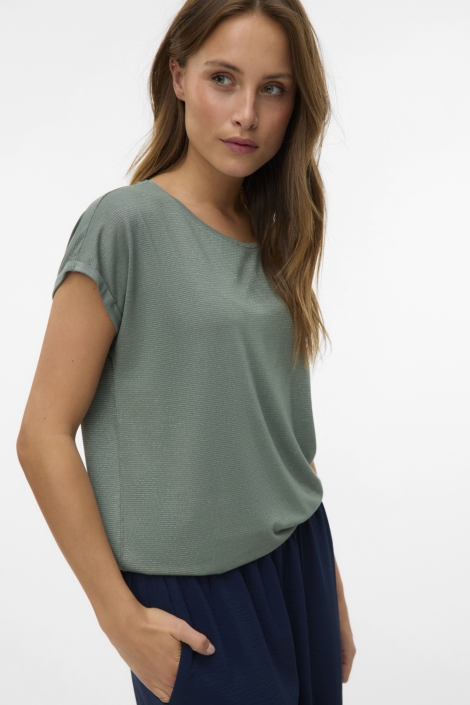 Vero Moda groene dames t-shirt | Model zijaanzicht