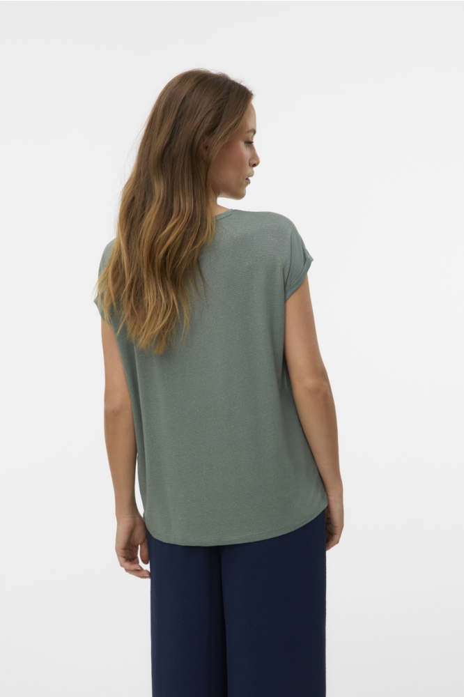 Vero Moda groene dames t-shirt | Model achteraanzicht