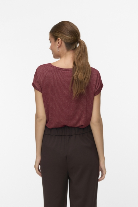 Vero Moda bordeaux dames t-shirt | Model achteraanzicht
