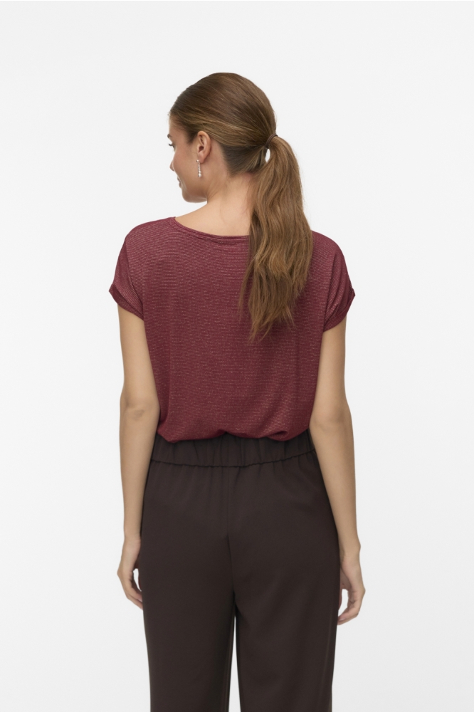Vero Moda bordeaux dames t-shirt | Model achteraanzicht