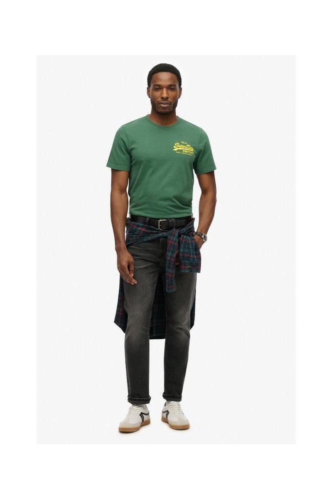 Superdry groene heren t-shirt | Model