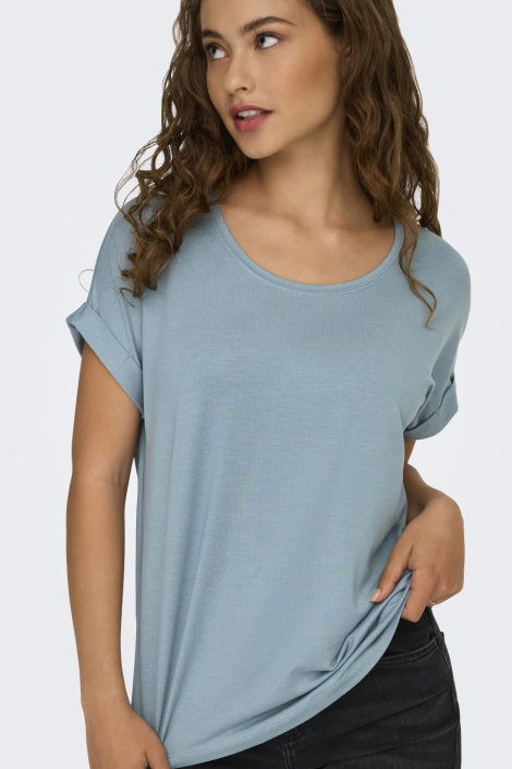 Only blauwe dames t-shirt | Model vooraanzicht