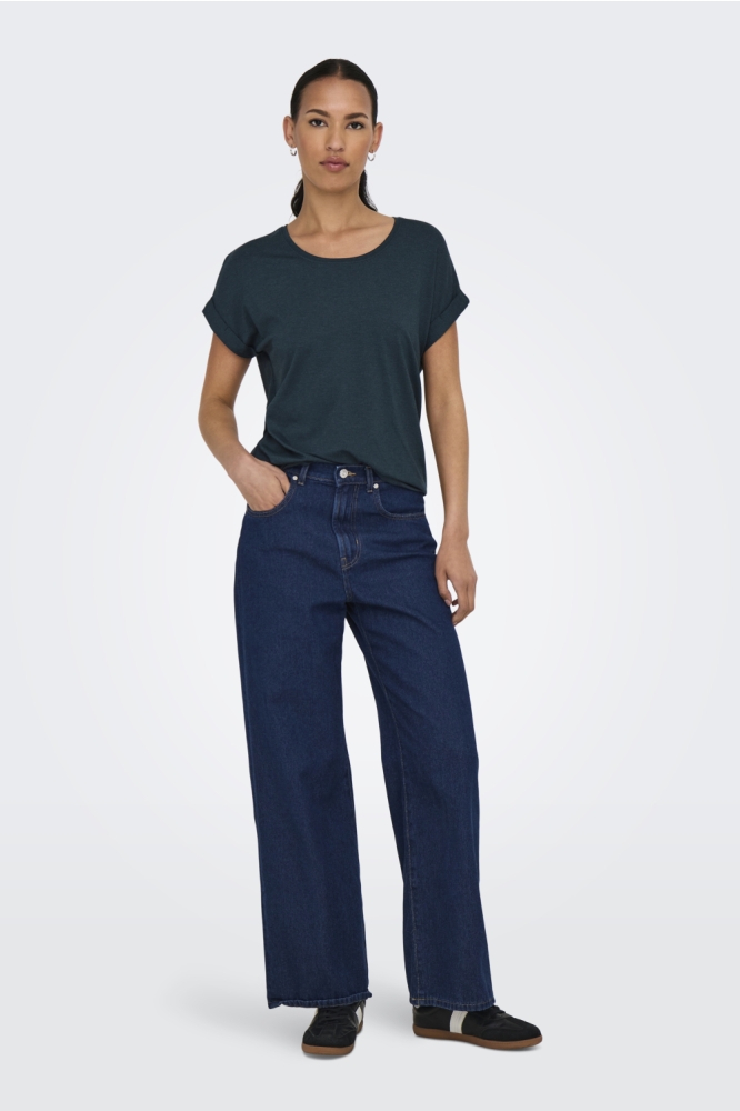 Only blauwe dames t-shirt | Model