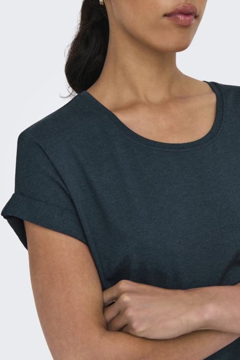 Only blauwe dames t-shirt | Close up
