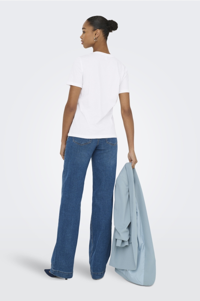 Only witte dames t-shirt | Model achteraanzicht