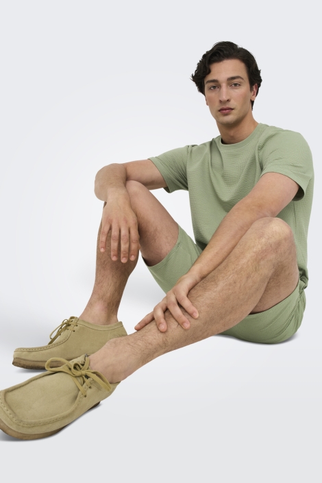 Only & Sons groene heren t-shirt | Model vooraanzicht