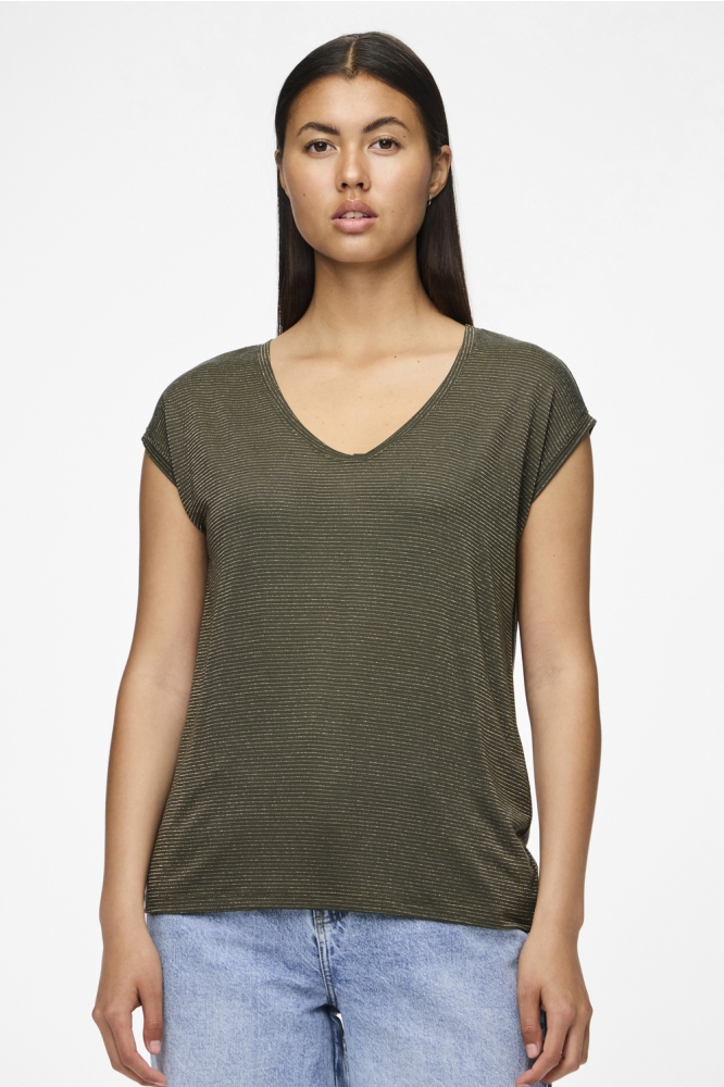 Pieces groene dames t-shirt | Model vooraanzicht