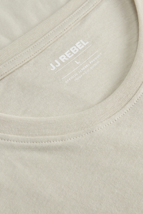 JJ Rebel beige heren t-shirt | Close up