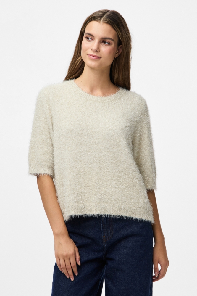 Pieces beige dames t-shirt | Model vooraanzicht