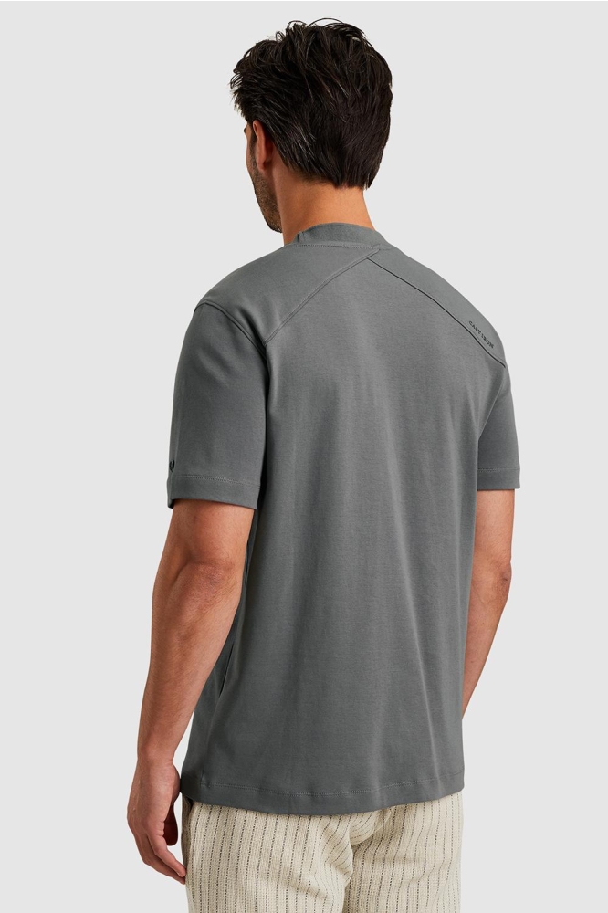 Cast Iron grijze heren t-shirt | Model achteraanzicht